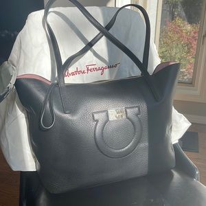 Medium black Ferragamo tote